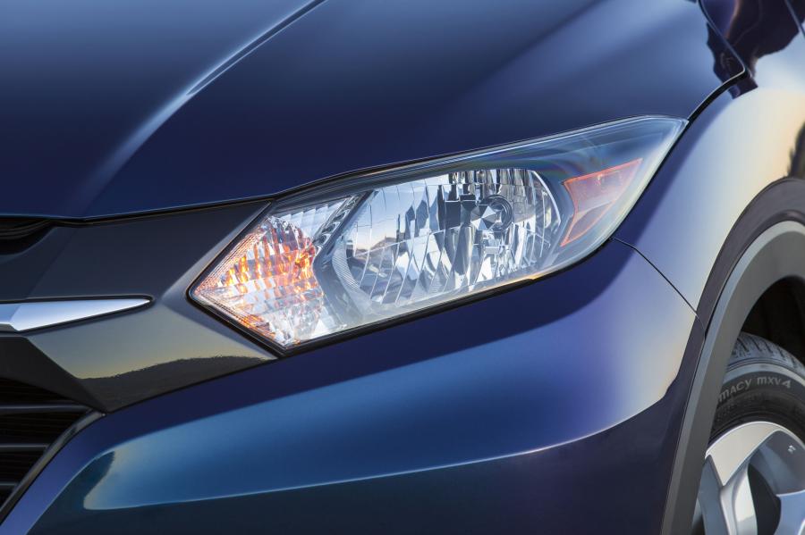 Детали экстерьера Honda HR-V 2015 года  (US) (фото 2 из 104)